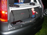 Fiat Punto se subwooferem SCS 2203 img