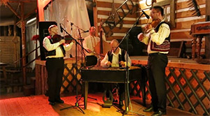 Hudební skupina - cimbálovka (Praha)