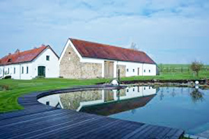 Farmapark restaurace, externí pergola (Maletice)